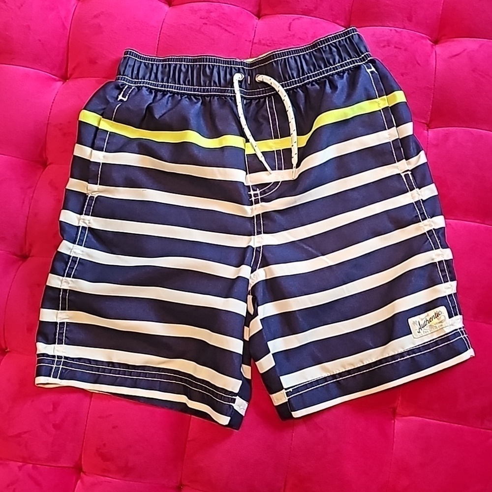 Carters swimtrunks size 8 - Picture 1 of 3